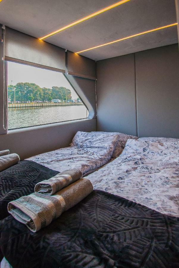 Amber Houseboat Apartment Swinoujscie Exterior photo